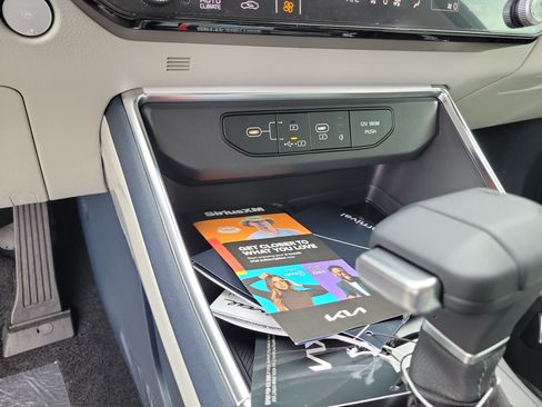 New 2026 Kia Carnival EX FWD image 19