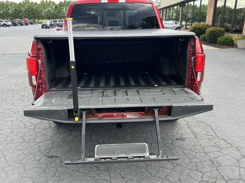 Used 2018 Ford F150 Lariat w/ Equipment Group 502A Luxury AWD/4WD image 15