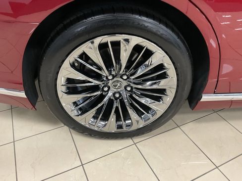 Used 2021 Lexus LS 500 AWD w/ Interior Upgrade Package image 7