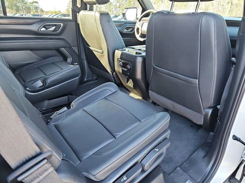 Used 2022 Chevrolet Tahoe LT w/ Luxury Package image 13