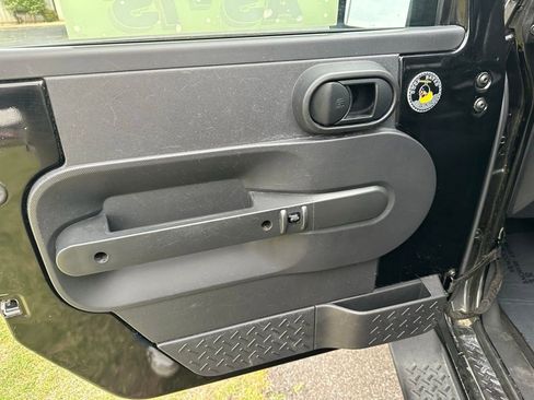 Used 2008 Jeep Wrangler Unlimited Sahara w/ Trailer Tow Group image 11