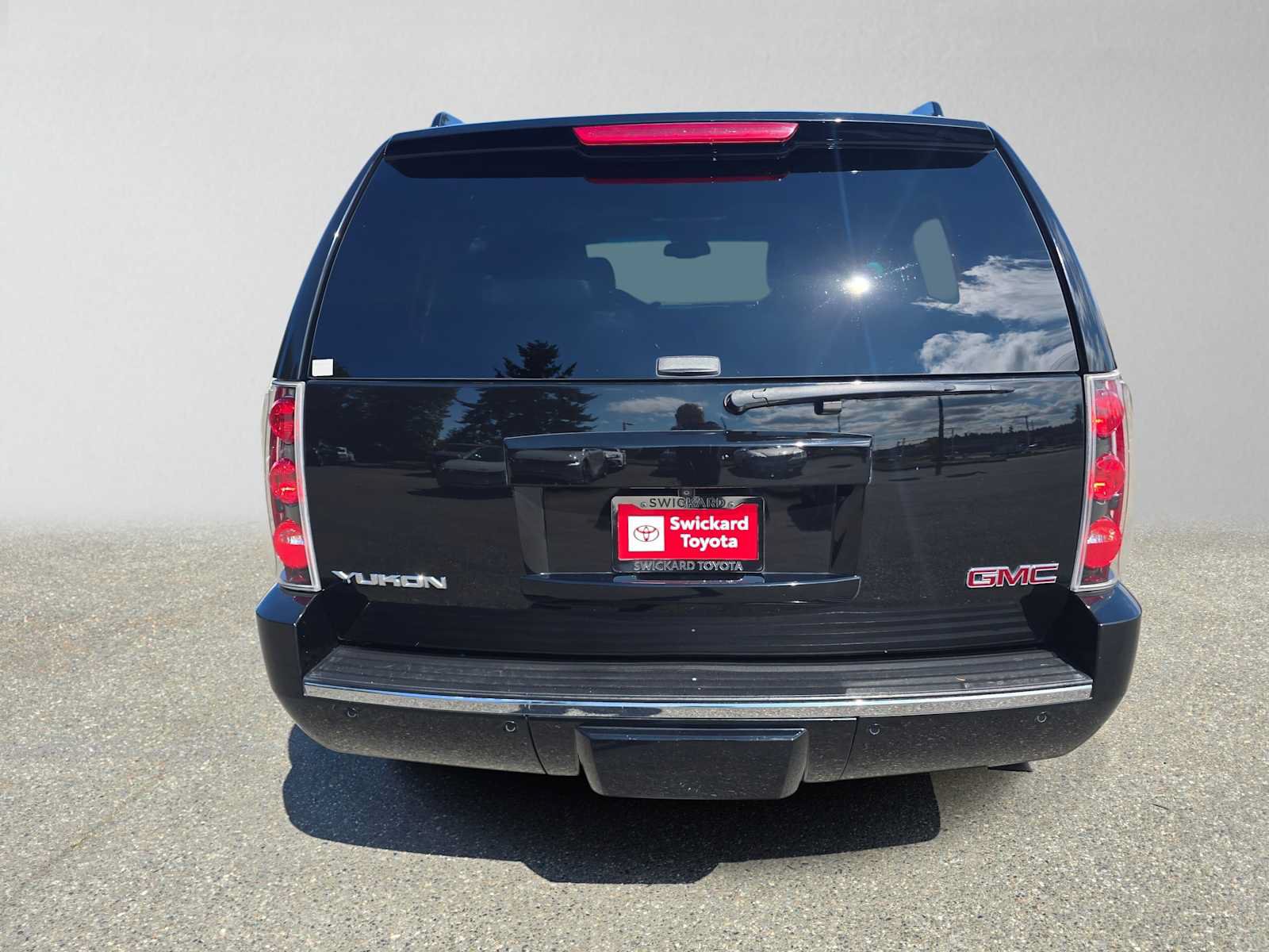 Used 2013 GMC Yukon Denali AWD/4WD image 4