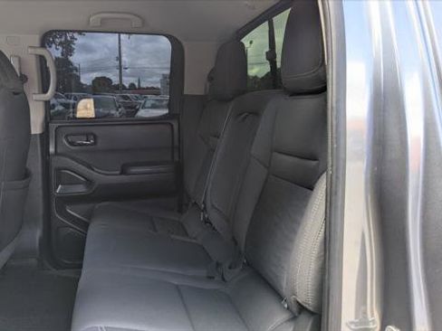 Used 2022 Nissan Frontier SV image 17