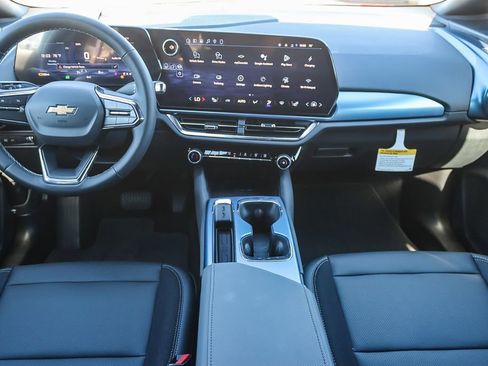 New 2026 Chevrolet Equinox EV LT image 11