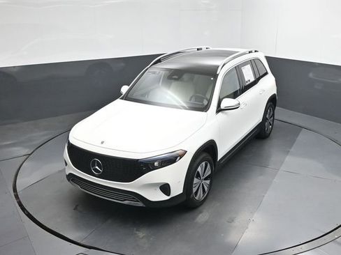 Used 2024 Mercedes-Benz EQB 250+ image 34