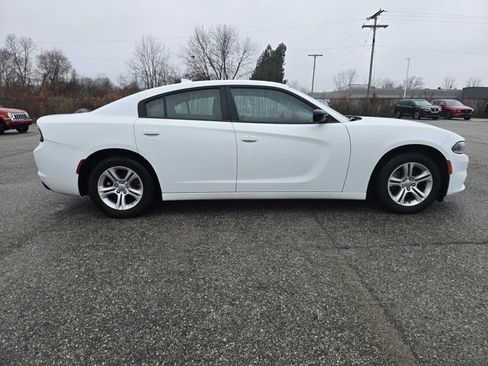 Used 2023 Dodge Charger SXT image 2