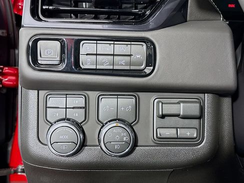 New 2026 GMC Yukon AT4 Ultimate w/ LPO, Floor Liner Package AWD/4WD image 10