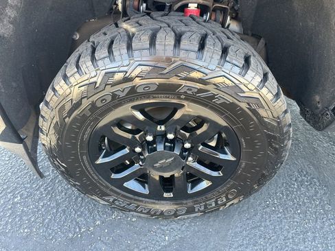 Used 2018 Chevrolet Silverado 2500 LTZ w/ Duramax Plus Package AWD/4WD image 10