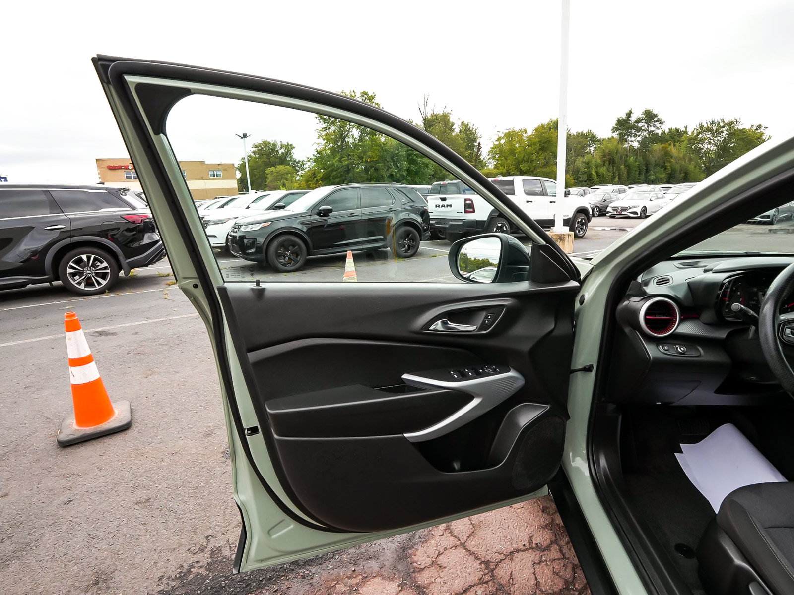Used 2024 Chevrolet Trax RS w/ Driver Confidence Package FWD image 11