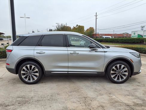 Certified 2022 Lincoln Corsair Reserve w/ Elements Package image 8