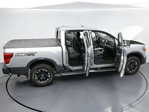 Used 2018 Nissan Titan PRO-4X w/ Pro-4x Convenience Package AWD/4WD image 44