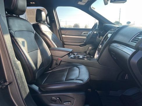 Used 2018 Ford Explorer Sport w/ Equipment Group 401A image 11