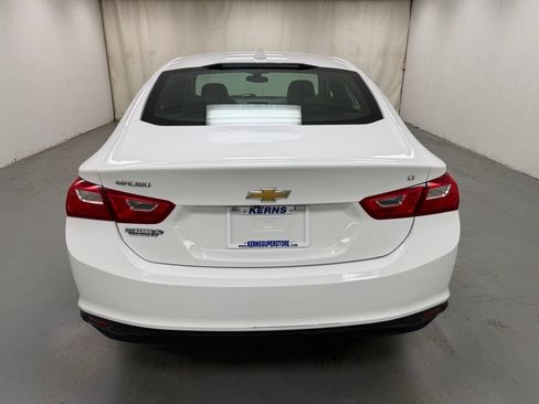 Used 2018 Chevrolet Malibu LT FWD image 4