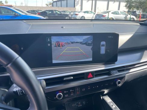 Used 2024 Kia Sorento S image 25