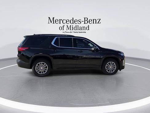 Used 2022 Chevrolet Traverse LT FWD image 9