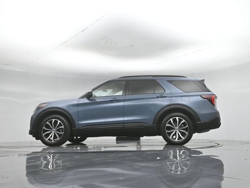 Certified 2025 Ford Explorer ST-Line w/ Premium Package RWD image 56