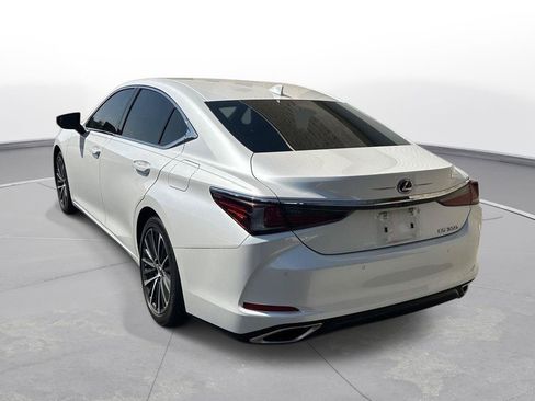 Used 2023 Lexus ES 350 w/ Premium Package FWD image 8