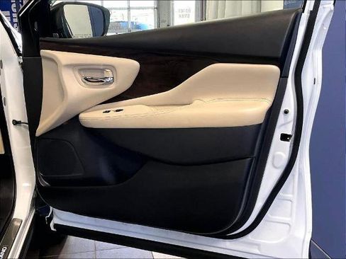 Certified 2023 Nissan Murano Platinum w/ Cargo Package AWD/4WD image 12