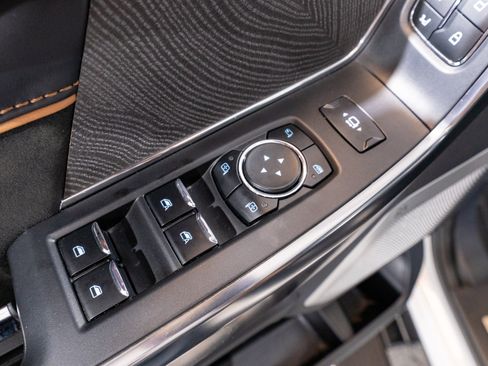 Used 2024 Ford F250 Platinum AWD/4WD image 19
