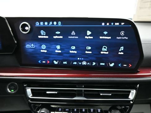 Used 2026 Chevrolet Traverse Z71 w/ Driver Confidence Package AWD/4WD image 22