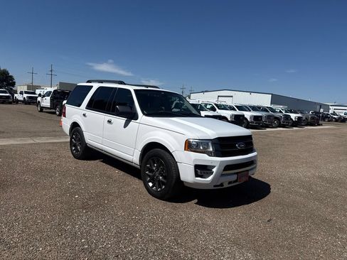 Used 2017 Ford Expedition Limited w/ Equipment Group 301A AWD/4WD image 8