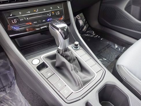 New 2025 Volkswagen Jetta SEL image 18