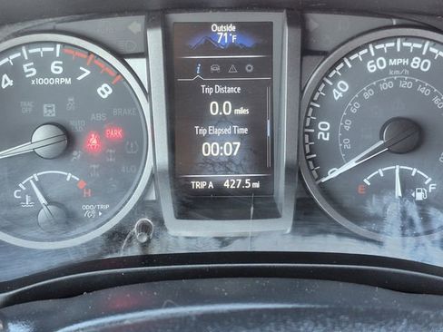 Used 2022 Toyota Tacoma TRD Off-Road AWD/4WD image 14
