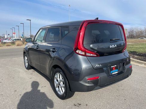 Used 2022 Kia Soul LX w/ Technology Package image 3