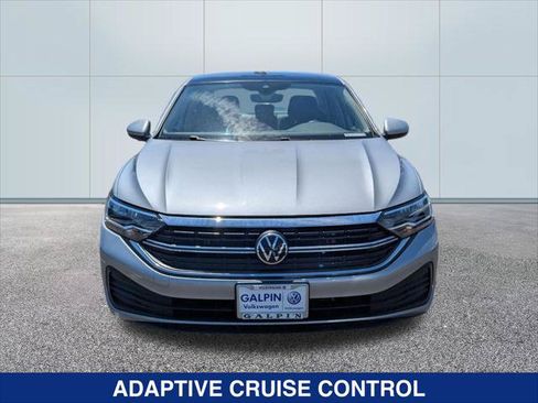 Used 2023 Volkswagen Jetta SE w/ Panoramic Sunroof Package FWD image 8