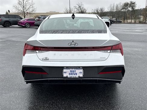 New 2026 Hyundai Elantra Blue image 6