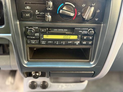 Used 1998 Toyota Tacoma 2WD Xtracab image 14