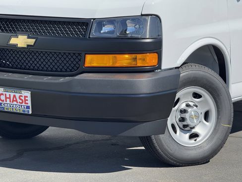 New 2026 Chevrolet Express 2500 w/ Driver Convenience Package image 3