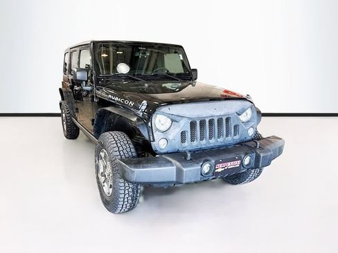 Used 2018 Jeep Wrangler Unlimited Rubicon w/ Connectivity Group AWD/4WD image 3