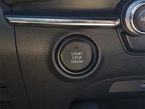 Used 2019 MAZDA MAZDA3 Hatchback w/ Preferred Package image 30