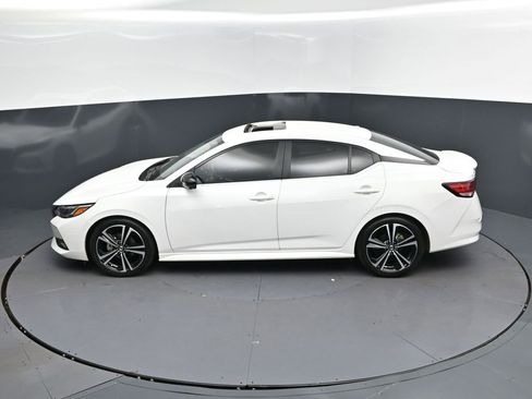 Used 2023 Nissan Sentra SR w/ SR Premium Package FWD image 32