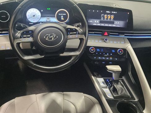 Used 2021 Hyundai Elantra Limited image 22