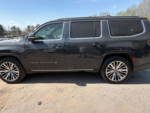 Certified 2025 Jeep Grand Wagoneer 4WD image 11