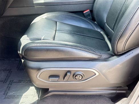Used 2024 Jeep Wagoneer Series II w/ Flexible Seating Group RWD image 20