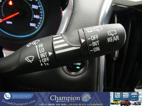 Used 2022 Chevrolet Traverse RS FWD image 30