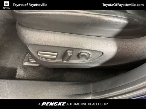 Used 2021 Toyota Highlander XLE image 26