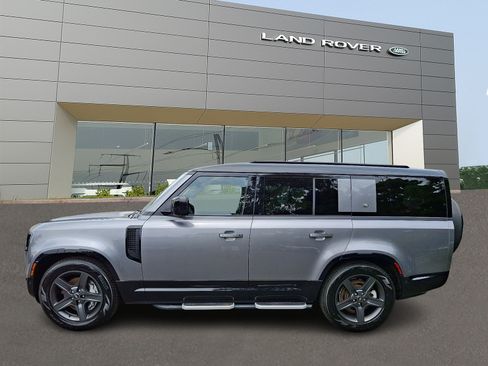 Used 2023 Land Rover Defender 110 X-Dynamic SE AWD/4WD image 6