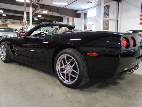Used 1999 Chevrolet Corvette Convertible w/ Memory Pkg RWD image 21