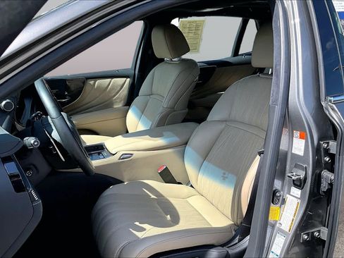 Used 2022 Lexus LS 500 AWD w/ Interior Upgrade Package image 8