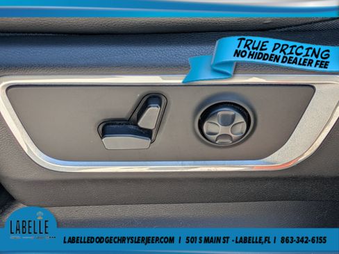Used 2019 RAM 1500 Laramie AWD/4WD image 18