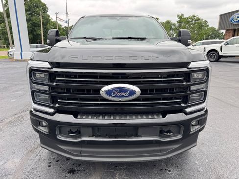 Used 2025 Ford F250 Platinum AWD/4WD image 2