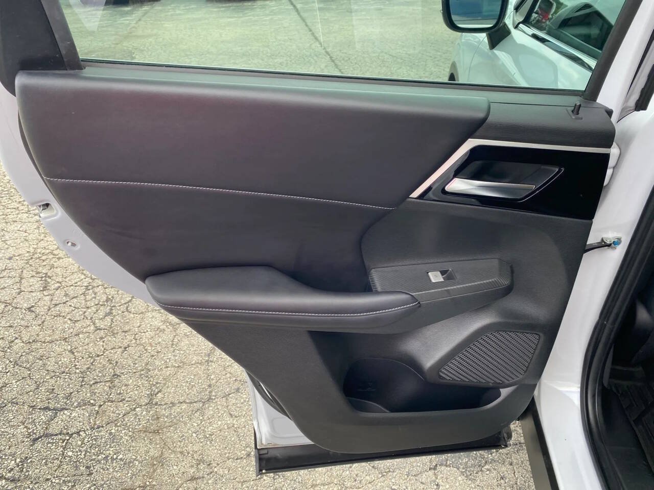 Used 2022 Mitsubishi Outlander SE AWD/4WD image 22