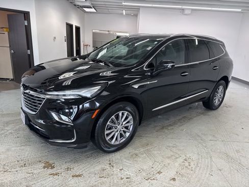 Used 2023 Buick Enclave Essence image 4