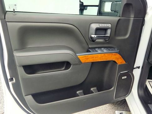 Used 2019 Chevrolet Silverado 3500 High Country w/ Duramax Plus Package image 10