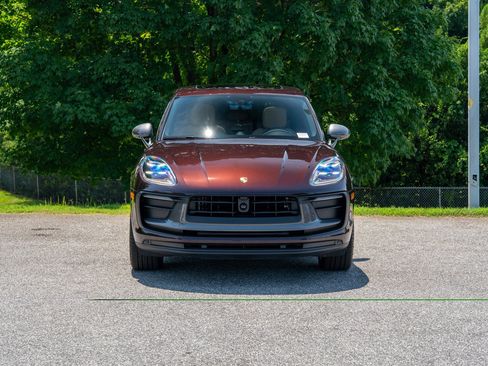 Certified 2026 Porsche Macan Turbo AWD/4WD image 10