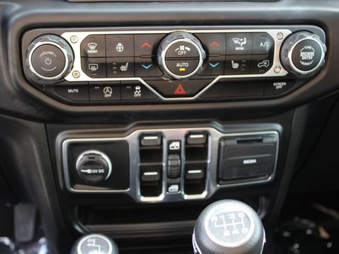 Used 2023 Jeep Wrangler Unlimited Sport AWD/4WD image 17